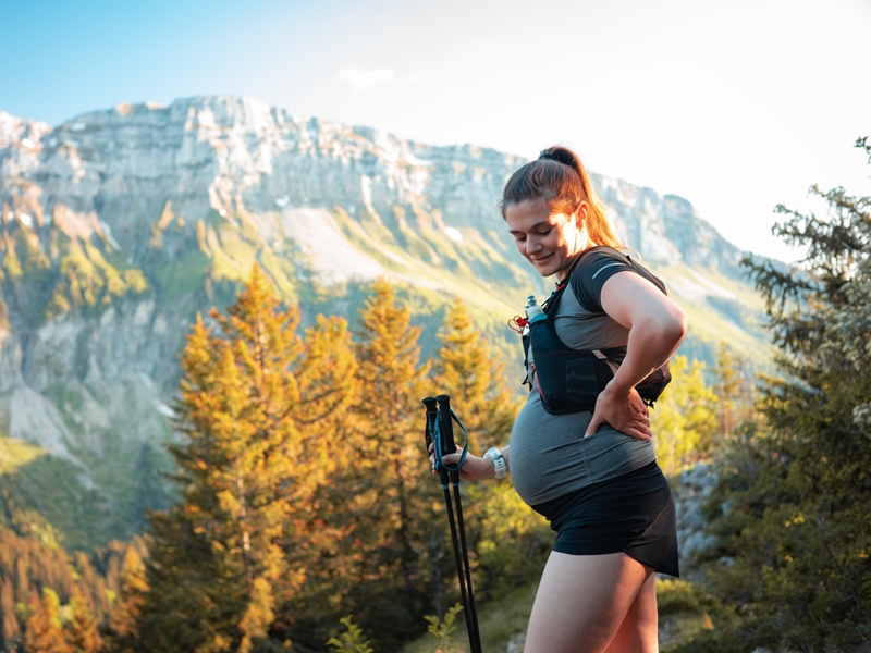 Phụ nữ mang thai có nên đi Hiking? Những cách an toàn giúp mẹ bầu Go Hiking thành công